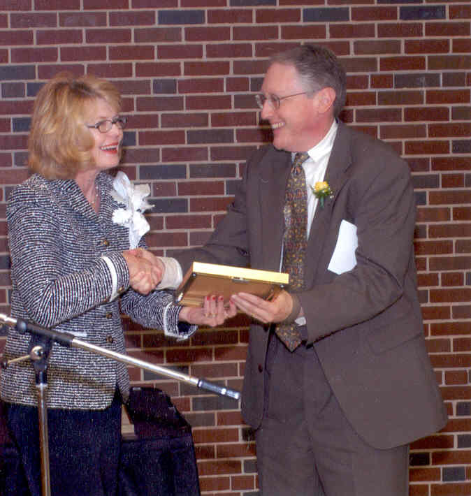 Dr. Smith receives Effective Teaching Award